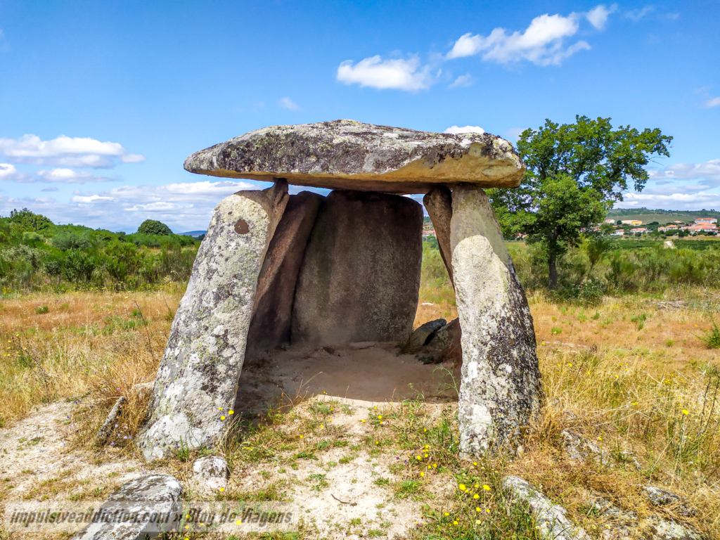 Anta de Zedes - Megalitismo ao visitar Carrazeda de Ansiães