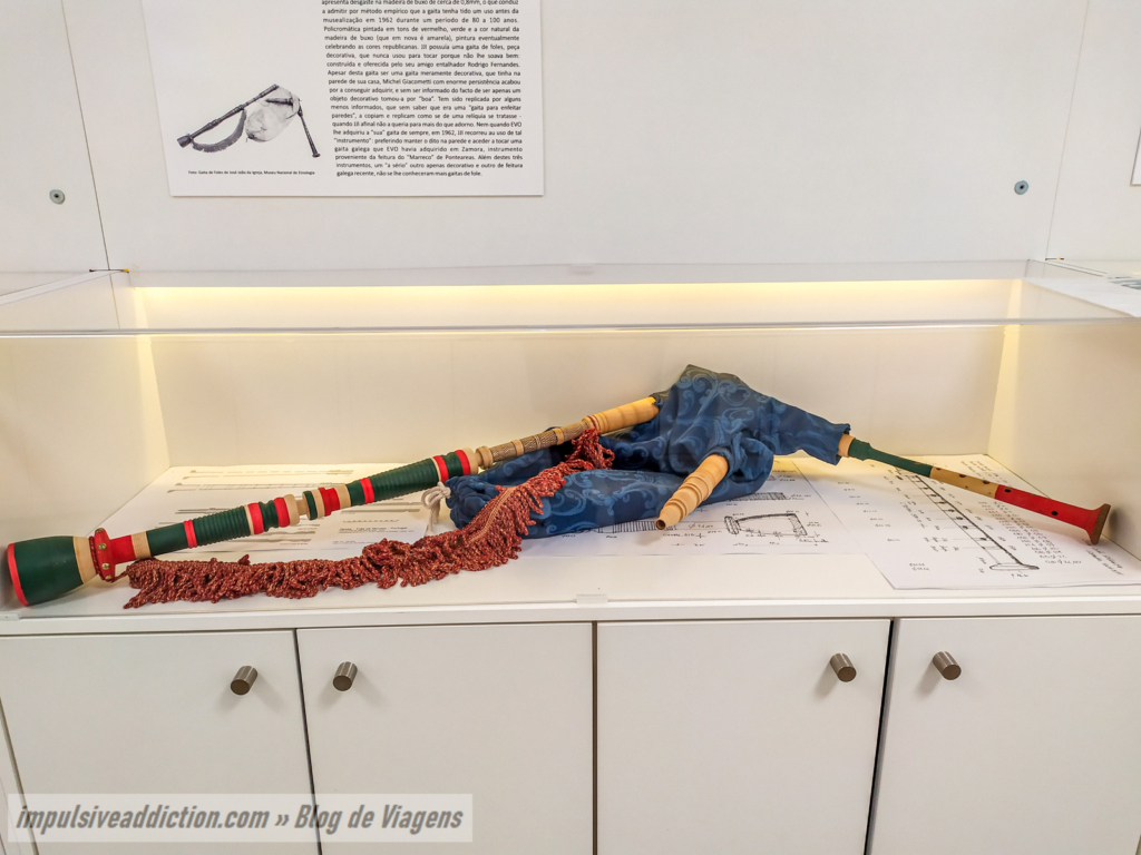 Uma das Gaitas de Foles em exposição na Casa das Associações