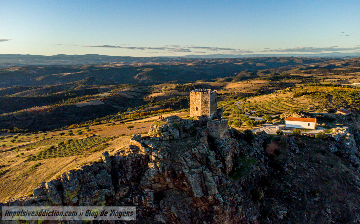 Castelo de Algoso ao visitar Vimioso e Terras de Trás-os-Montes
