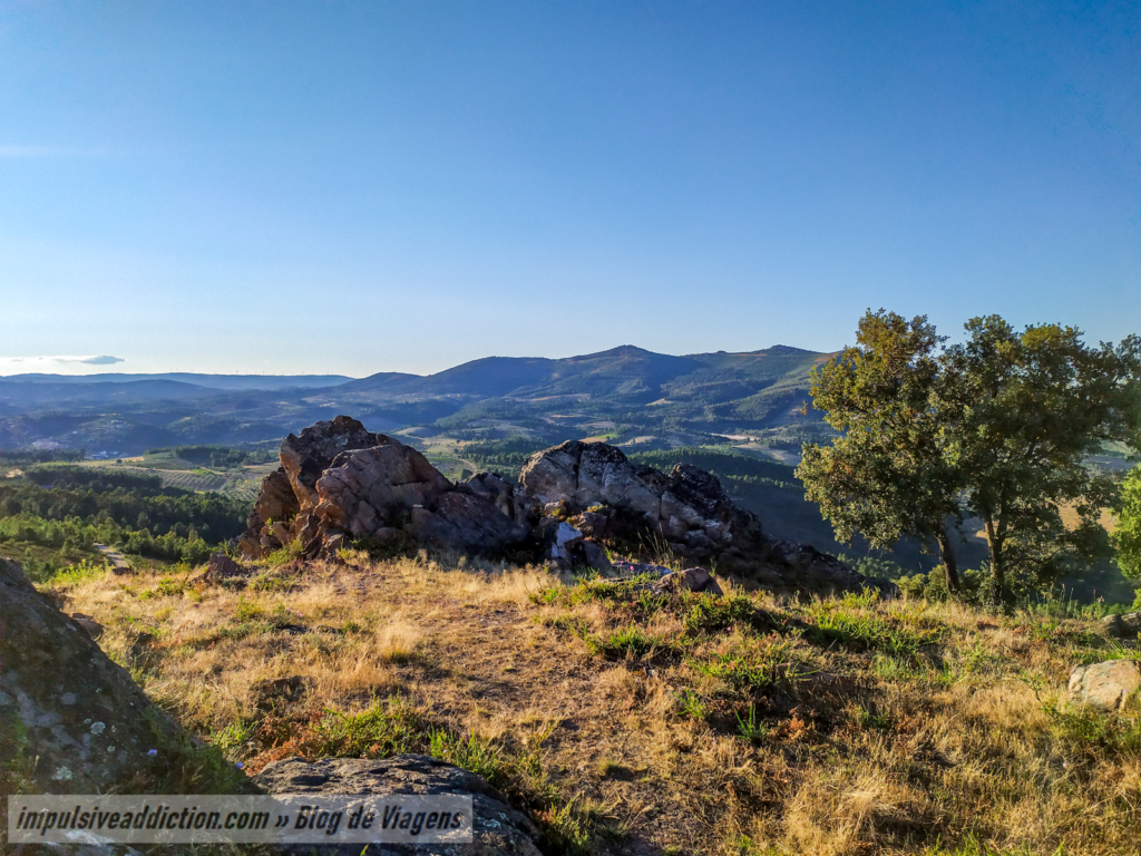 Subida ao Castro de Palheiros