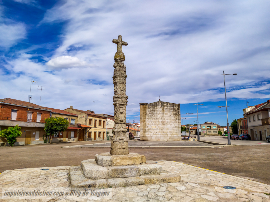Cruzeiro no Centro de Vilvestre