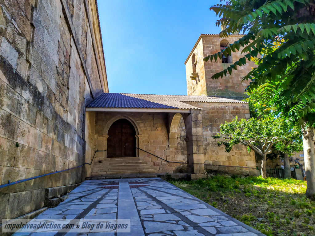 Igreja de Santa Maria ao visitar Villarino de los Aires