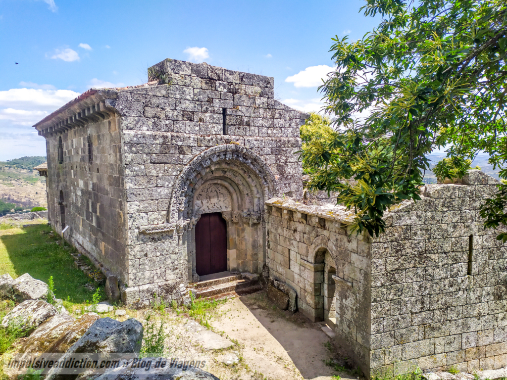 Igreja de São Salvador no Castelo de Ansiães