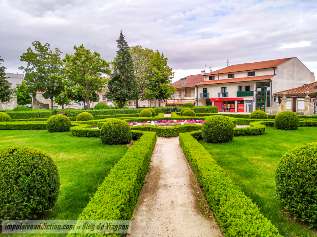 Jardim da Praça Dom Lopo Vaz de Sampaio