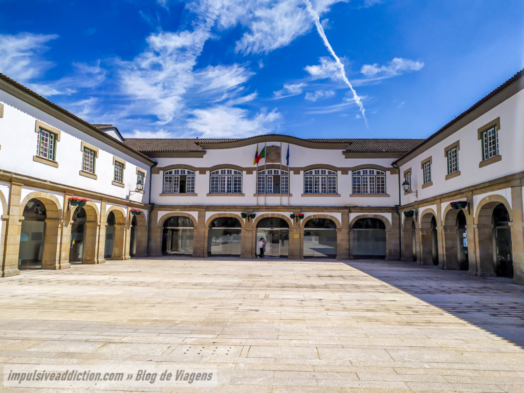 Largo da Câmara Municipal de Mogadouro