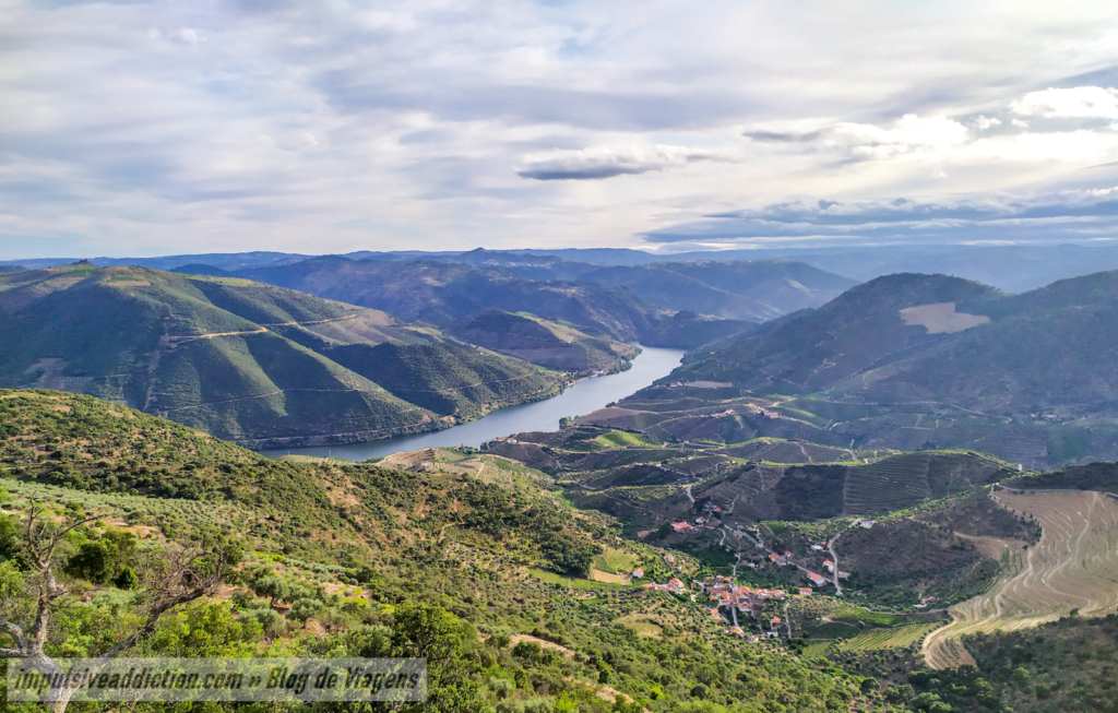 Miradouro da Fraga da Coleja em Carrazeda de Ansiães