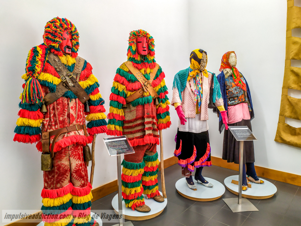 Trajes dos Caretos no Museu do Careto