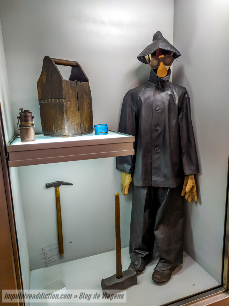 Traje do Mineiro, no museu do Ferro de Torre de Moncorvo
