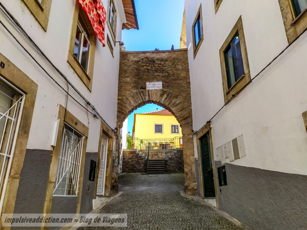 Porta de Santo António ao visitar Mirandela