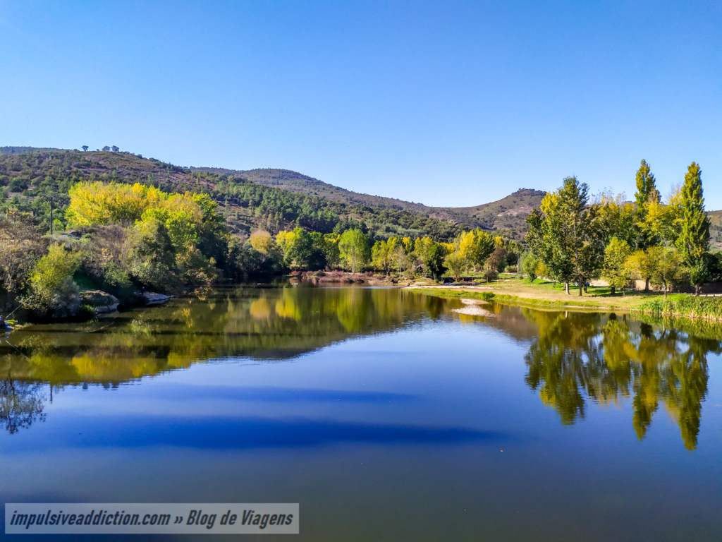 Rio Tua junto da Praia Fluvial de Frechas