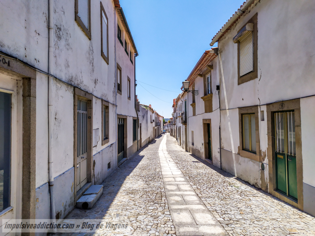 Rua Abade de Baçal ao visitar Miranda do Douro