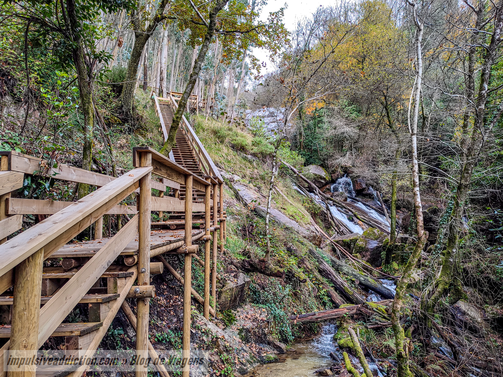 Access walkways to Rio Cabrão Waterfall