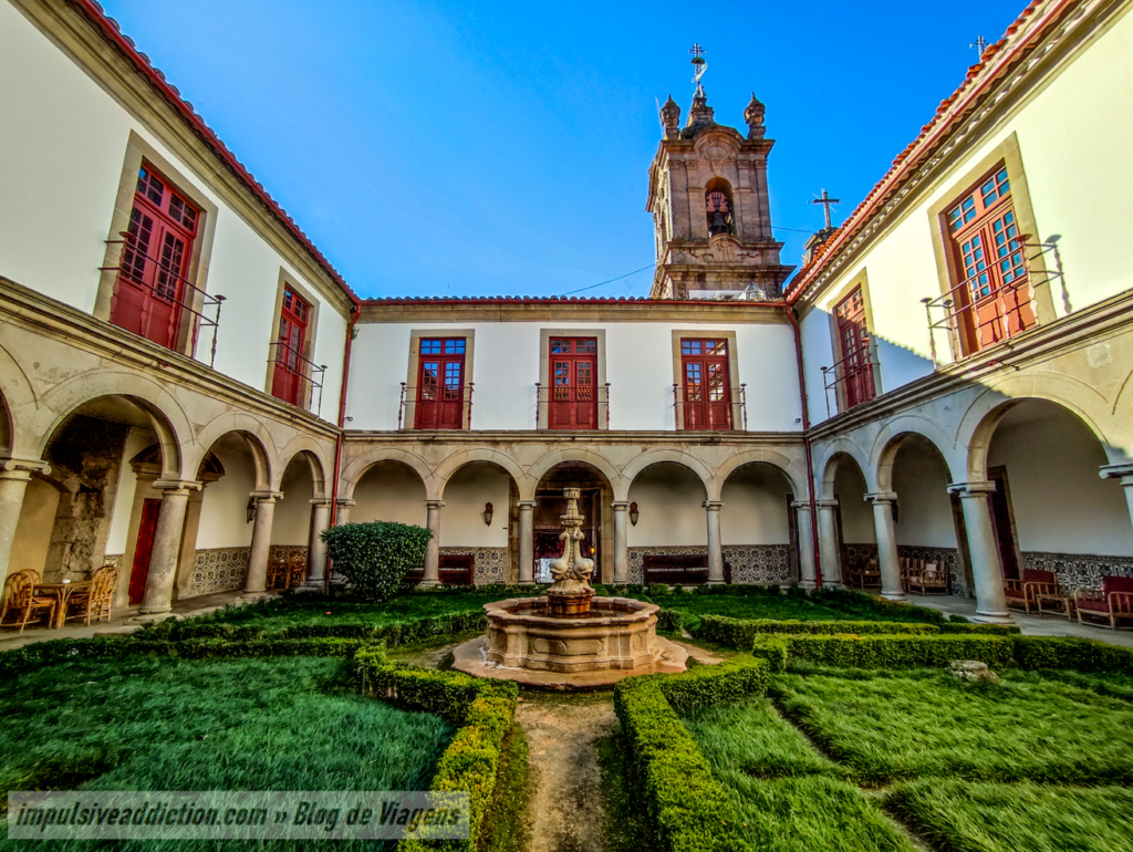 Convent of Santa Marinha da Costa - Cloister