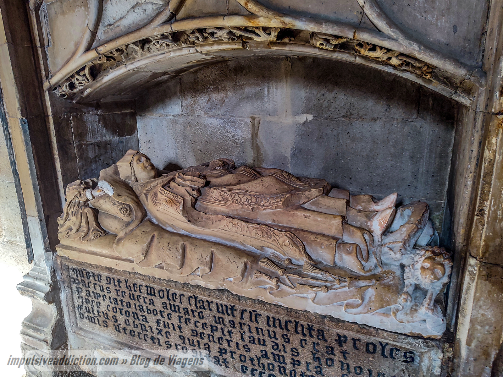 Túmulo de Dom Vasco Marinho