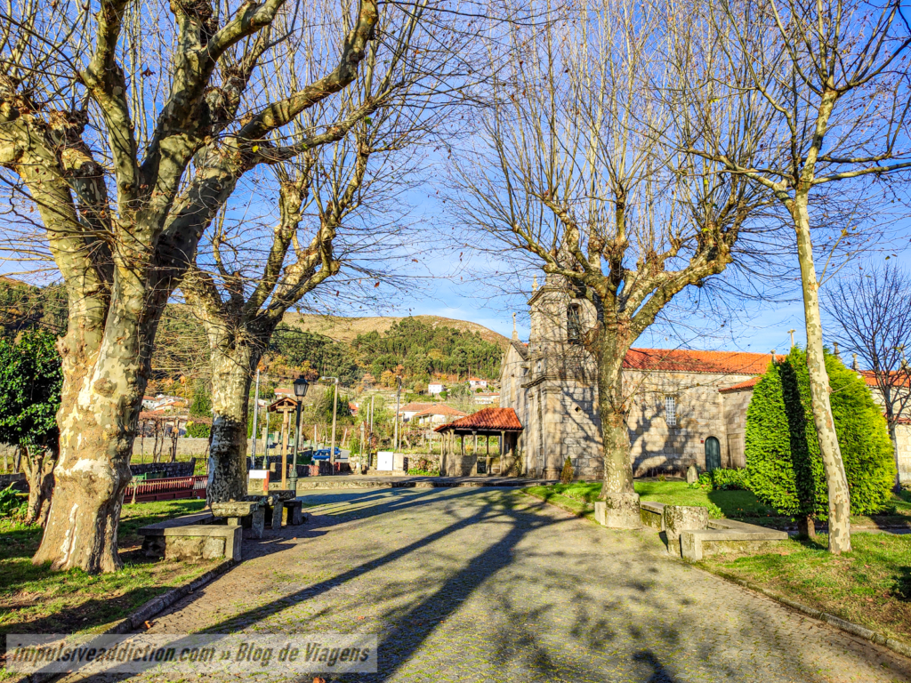 Jardim da Igreja de Aboim da Nóbrega