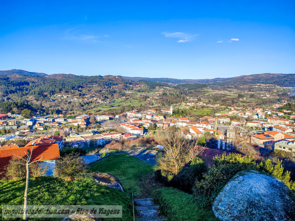 Miradouro do Penedo do Milho para Paredes de Coura