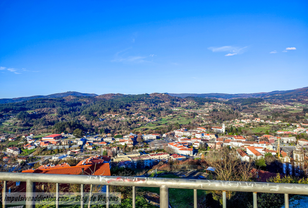 Miradouro do Penedo do Milho para Paredes de Coura