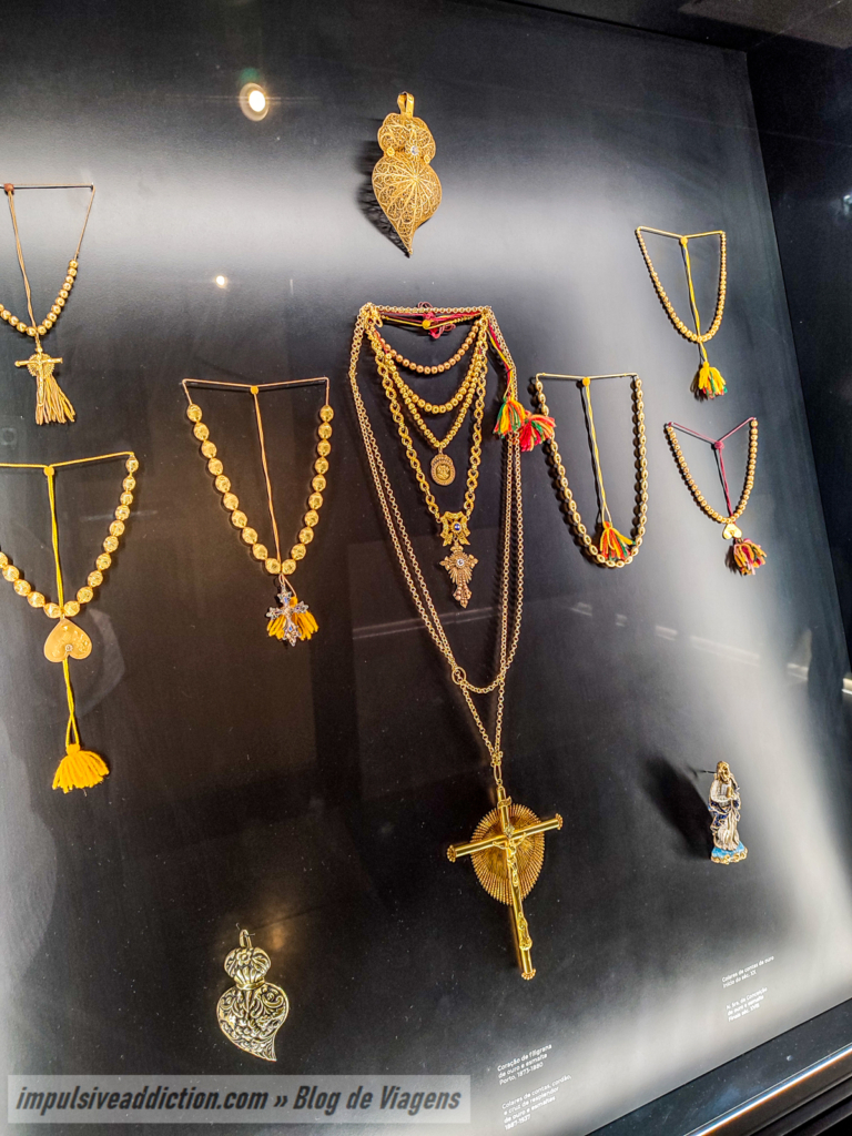 The Gold of the Vianesa Costume