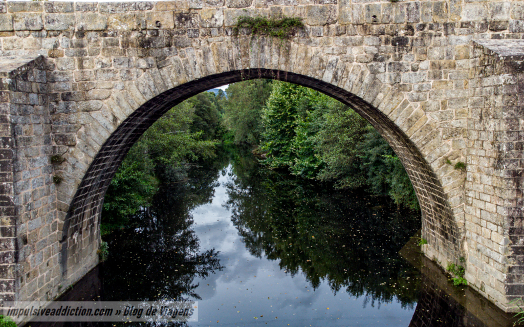 Ponte das Rodas sobre o rio Homem