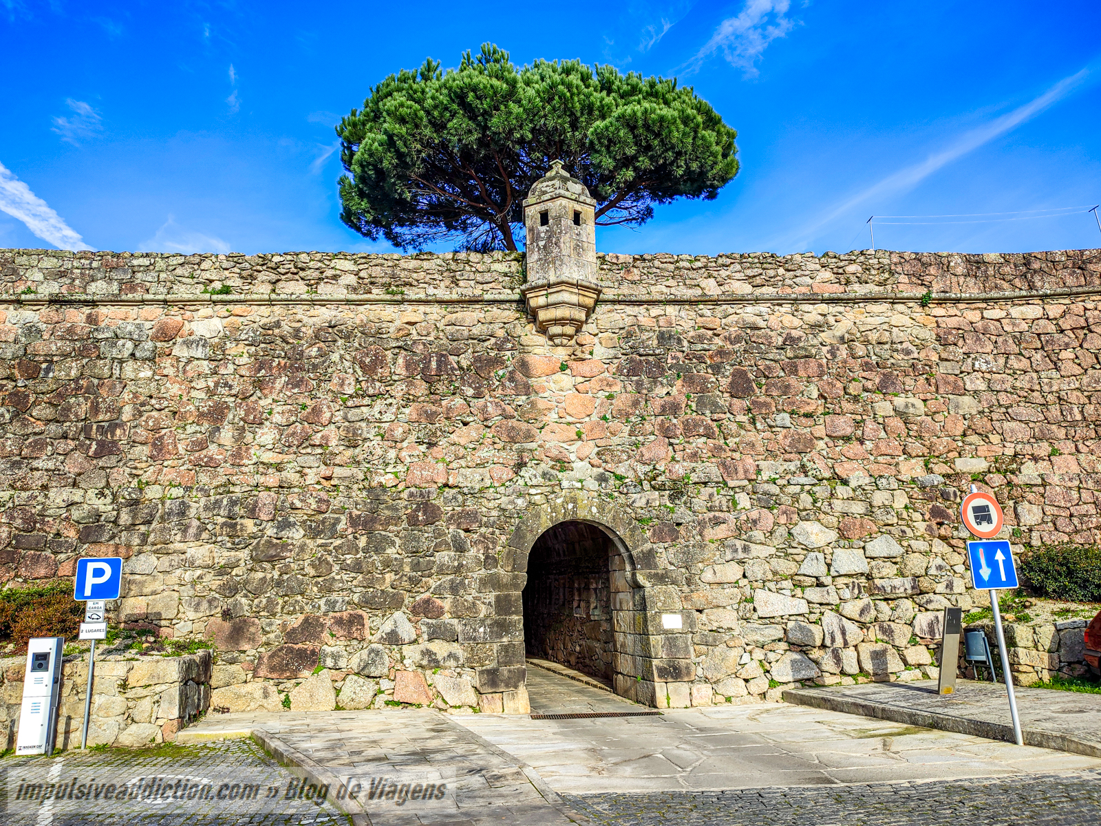 Porta do Rosal da Fortaleza de Monção