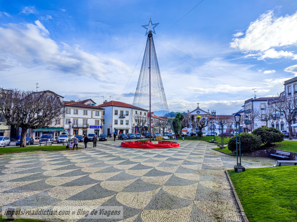 Praça Deu-la-Deu ao visitar Monção