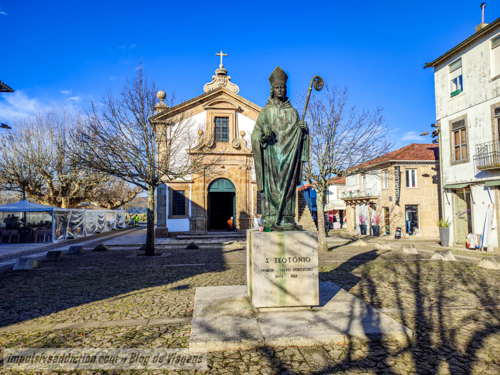 Statue of São Teotónio and Chapel of Good Jesus