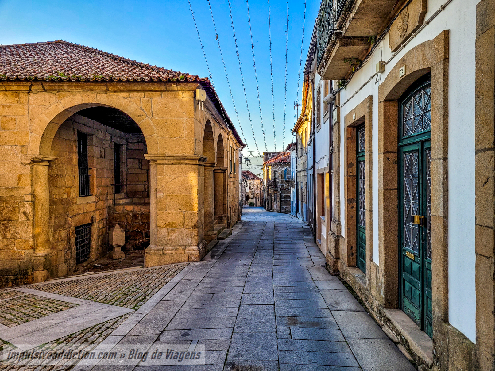 Solar do Alvarinho e Rua Direita