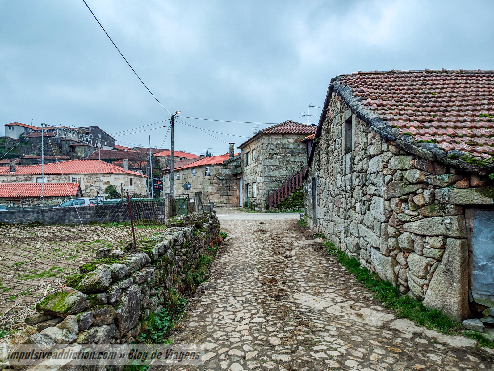 Aldeia de Agra em plena Serra da Cabreira