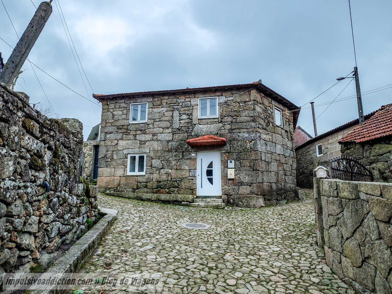 Aldeia de Agra em plena Serra da Cabreira