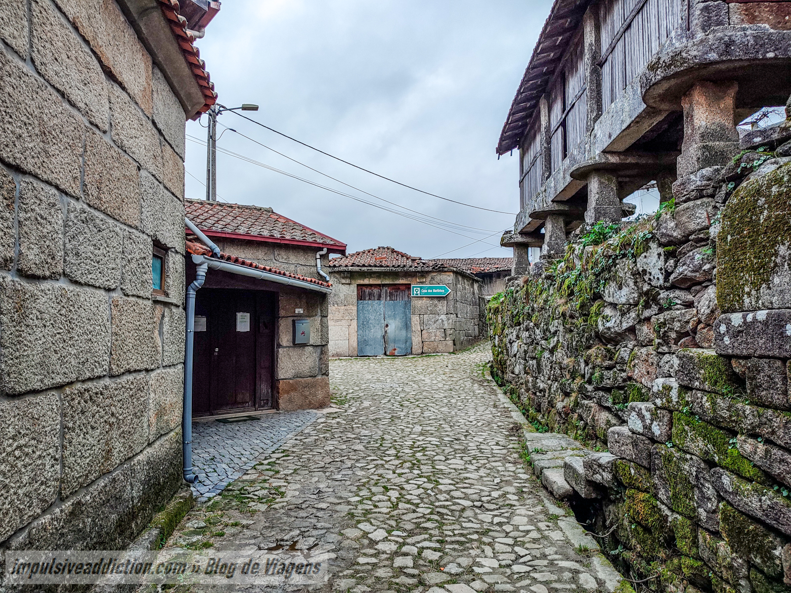 Aldeia de Agra em plena Serra da Cabreira