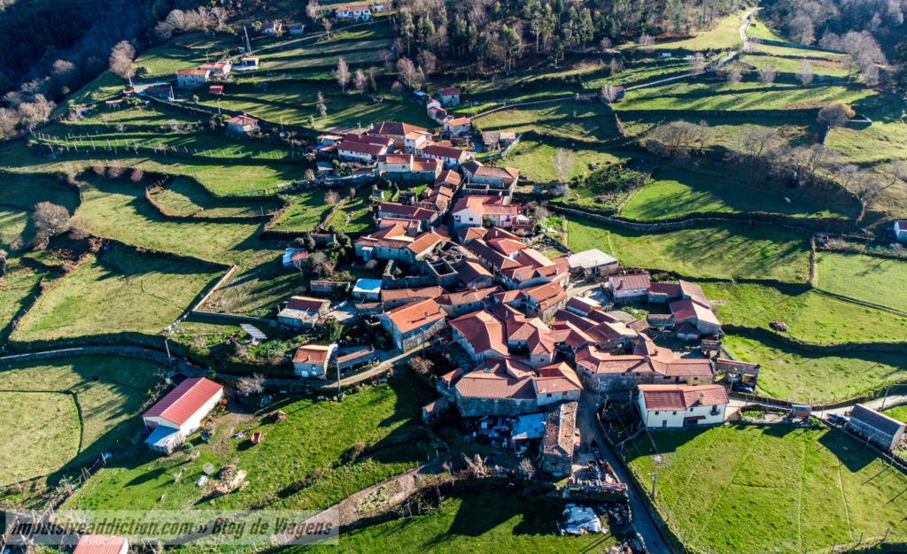 Aldeia de Espindo ao visitar a Serra da Cabreira