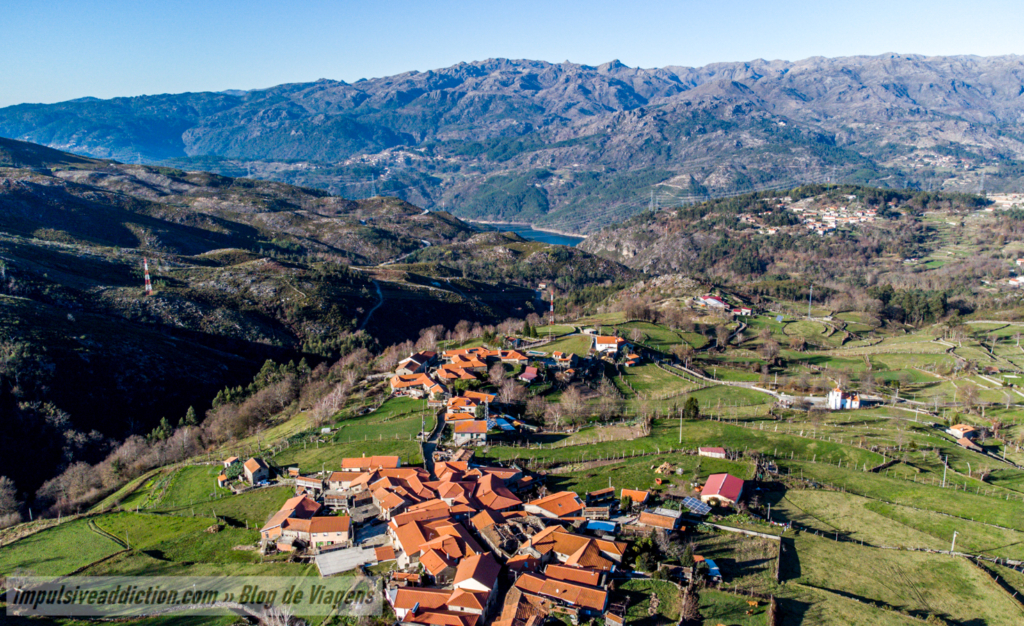 Aldeia de Espindo ao visitar a Serra da Cabreira