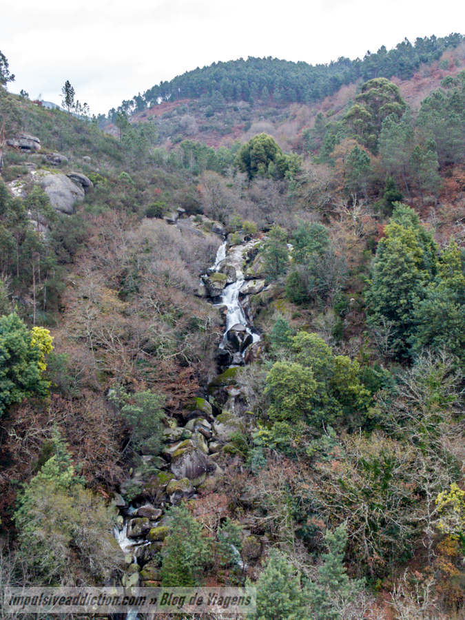 Cascata da Candosa ao visitar a Serra da Cabreira
