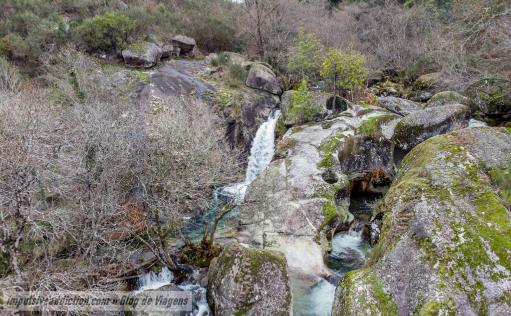 Cascata da Candosa ao visitar a Serra da Cabreira
