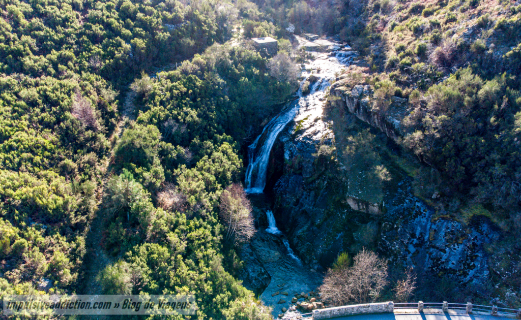 Cascata do Caldeirão na Serra da Cabreira