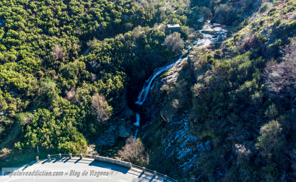 Cascata do Caldeirão na Serra da Cabreira