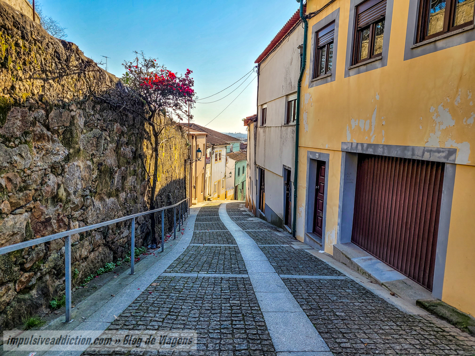 Descida a partir do aqueduto e Mosteiro de Santa Clara