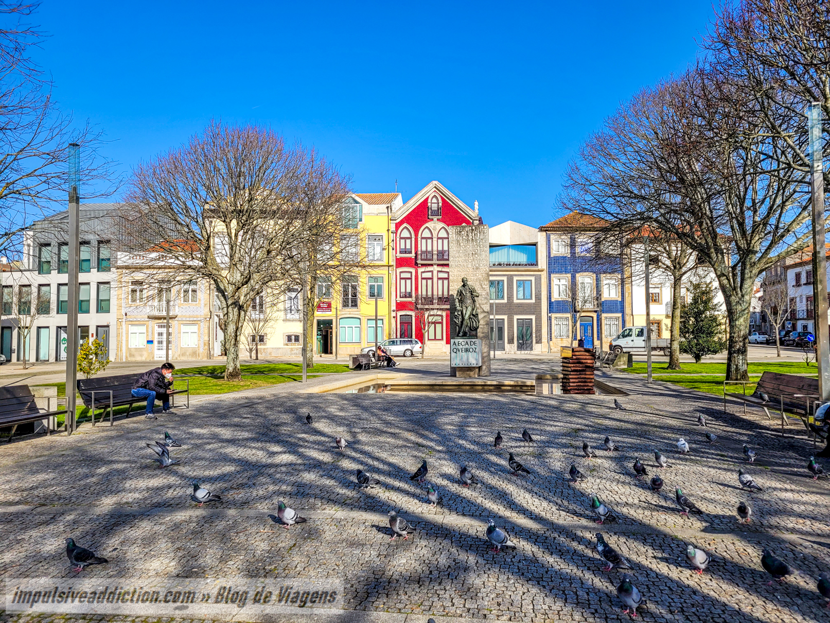 Monumento a Eça de Queirós (Praça do Almada)