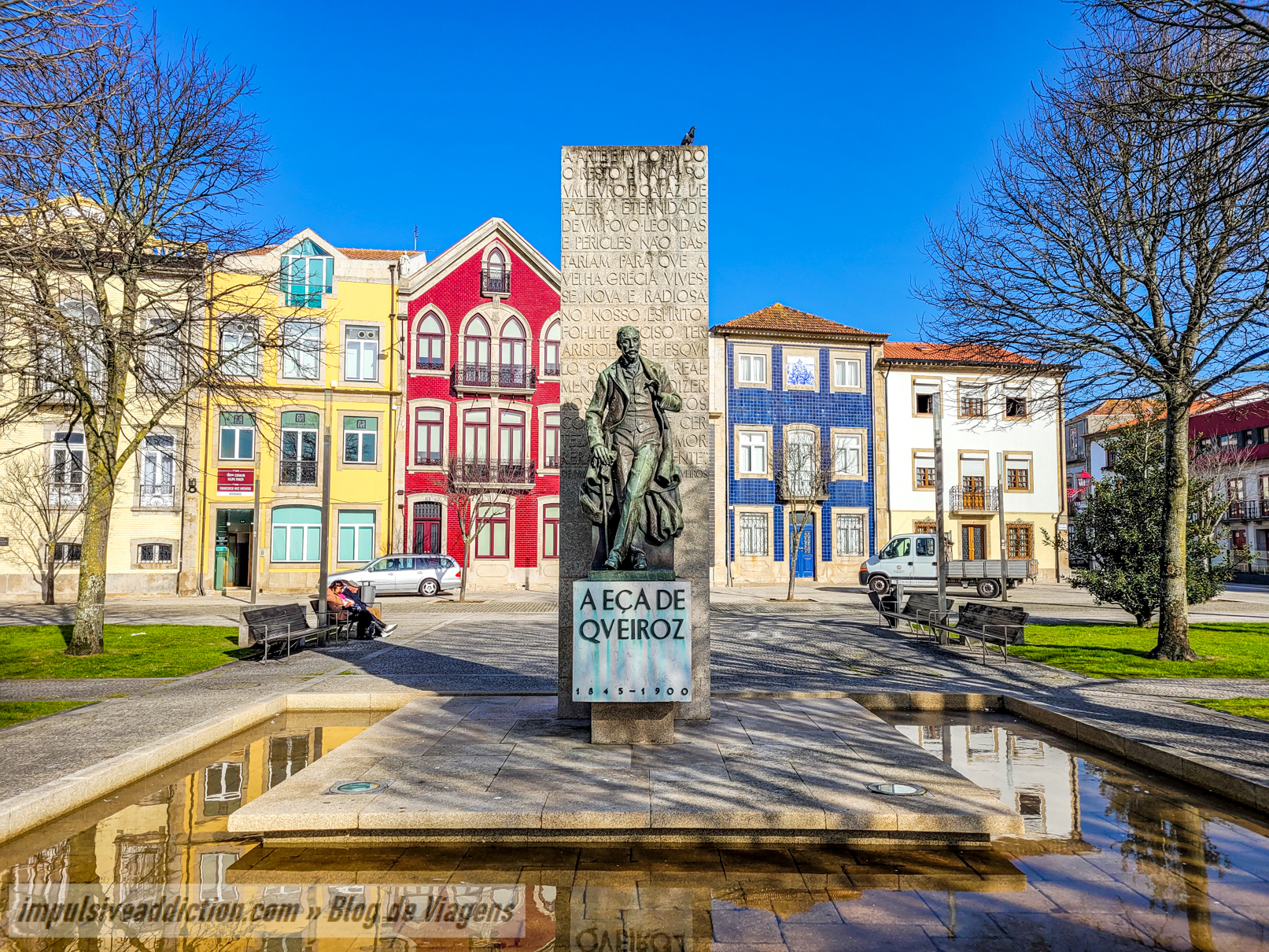 Monumento a Eça de Queirós (Praça do Almada)