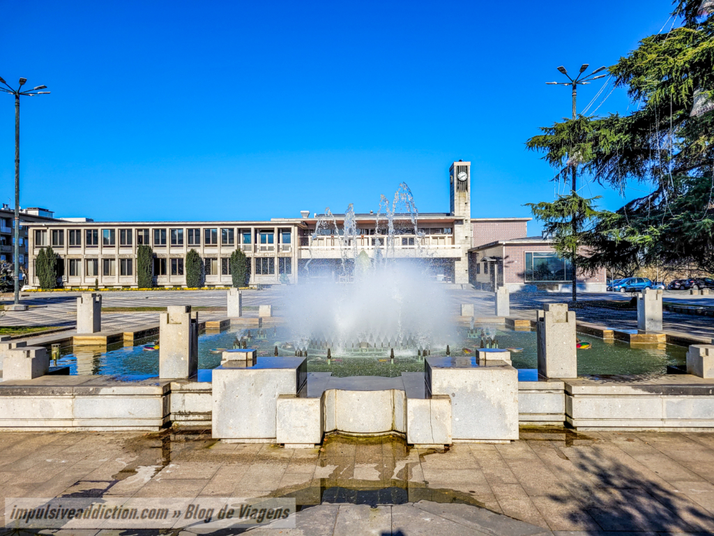 Praça 25 de Abril e Câmara Municipal de Santo Tirso