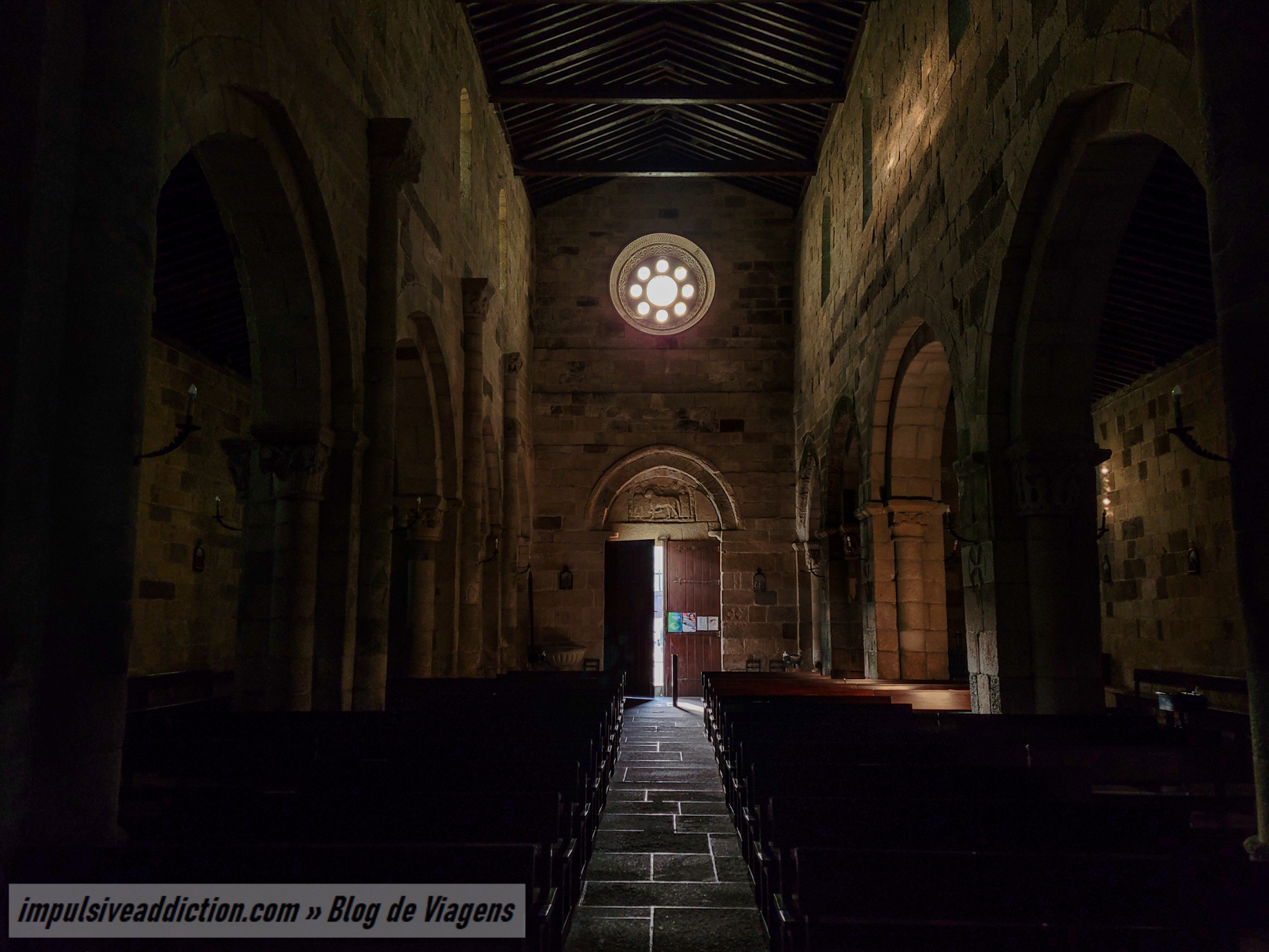 Interior da Igreja Românica de São Pedro de Rates