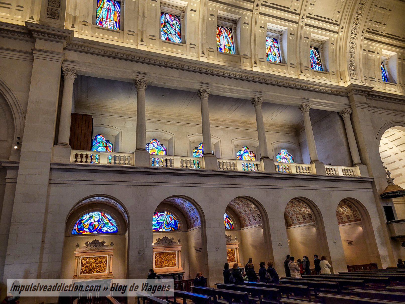 Interior da Basílica de Nossa Senhora do Rosário de Fátima