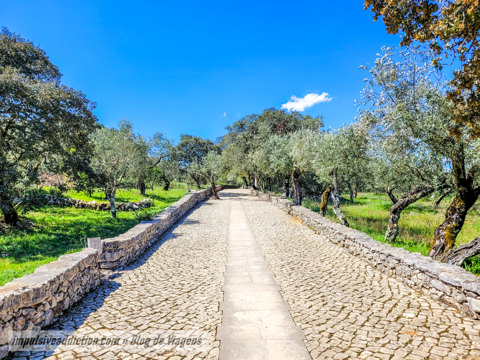 Caminhos da Via Sacra em calçada