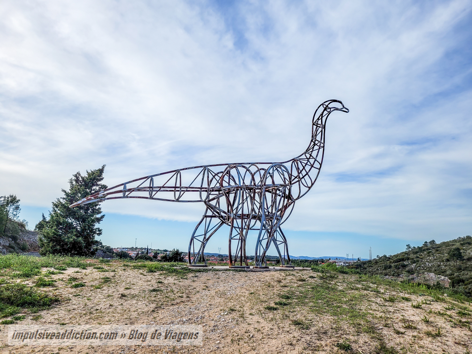 Representações em ferro dos Dinossauros Saurópedes