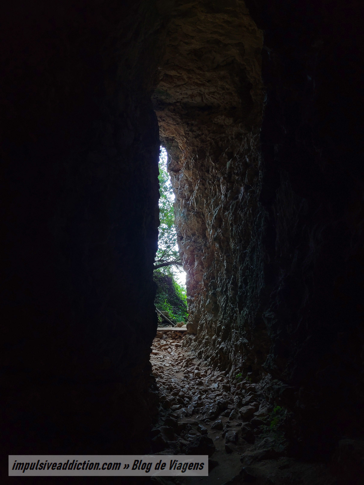 Grutas do Trilho do Buraco Roto