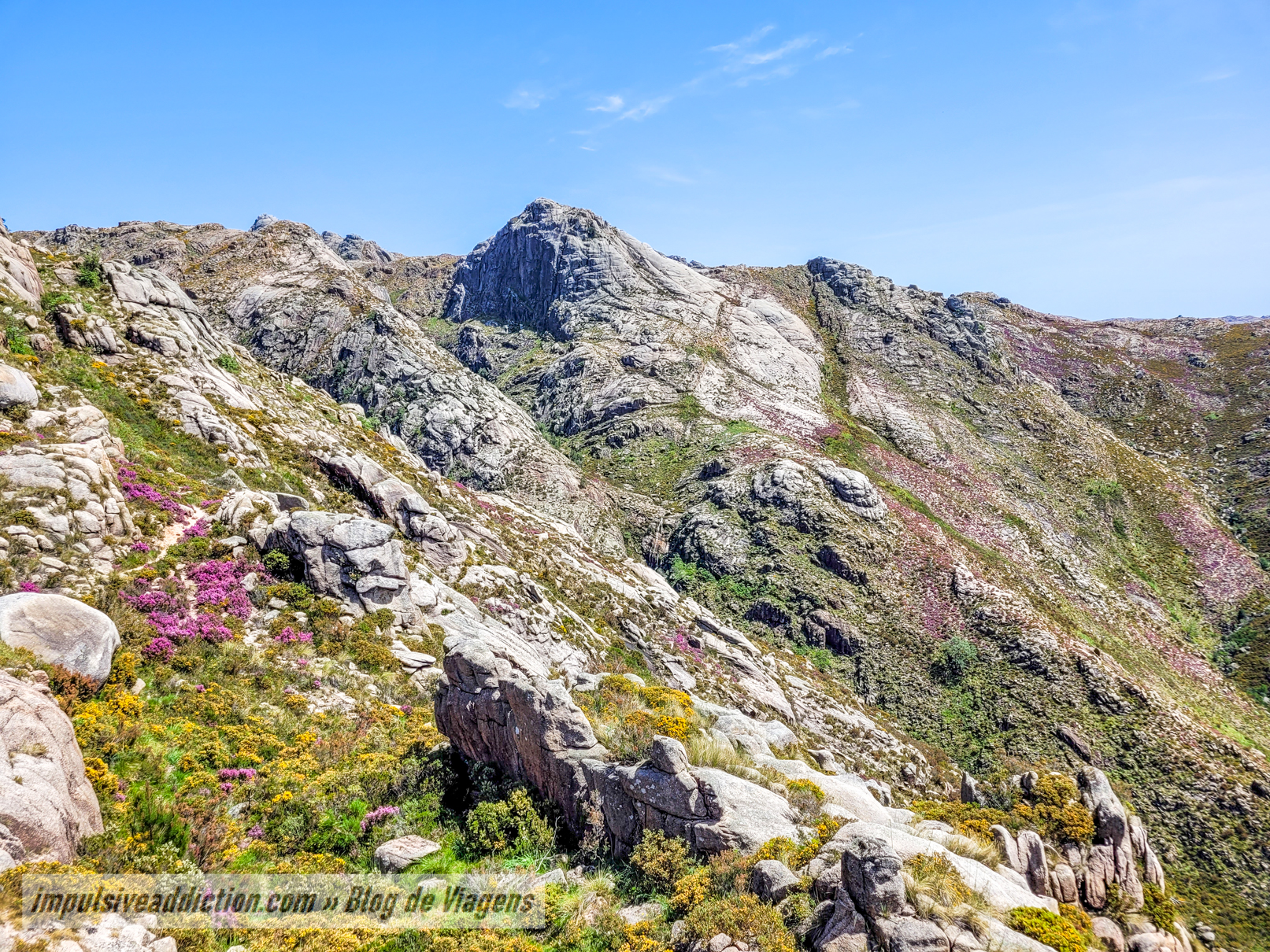 Cutelo de Pias à distância