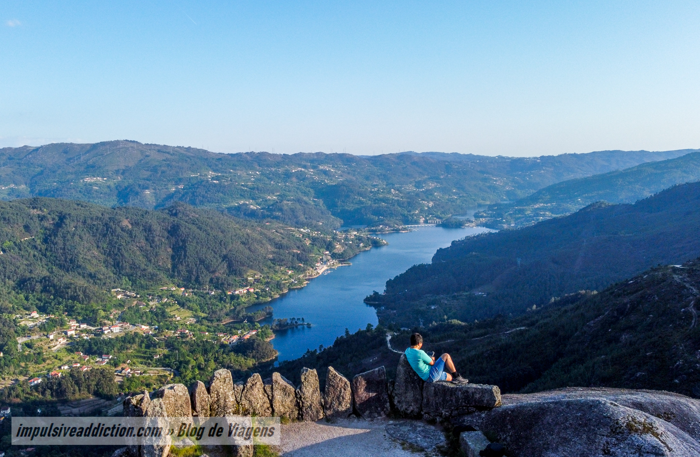 Viewpoint of Mirante Velho for a day trip from Porto