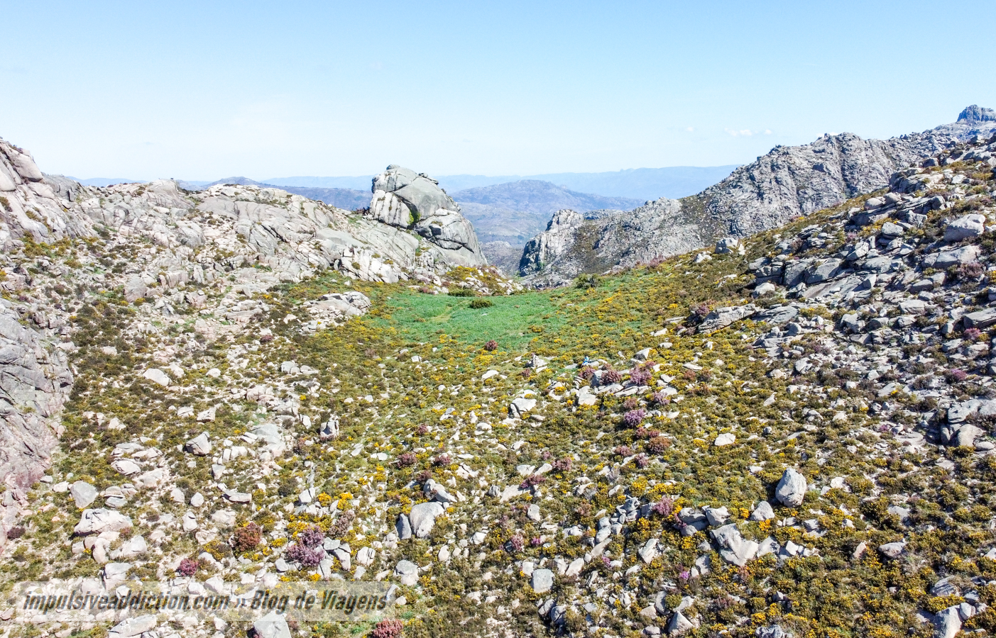Imagem aérea no topo do Vale da Teixeira