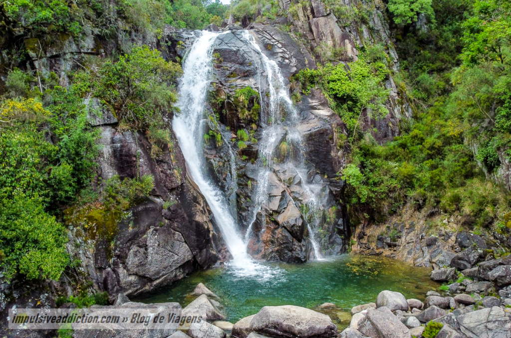 Visitar a Cascata da Rajada