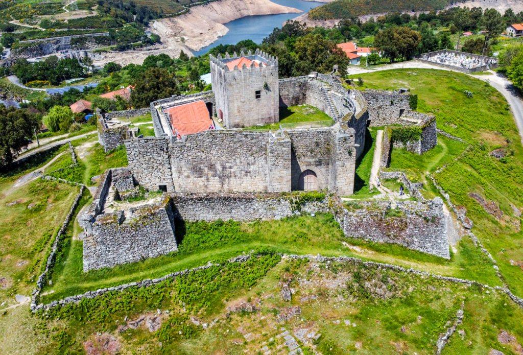 Castelo de Lindoso ao visitar Ponte da Barca